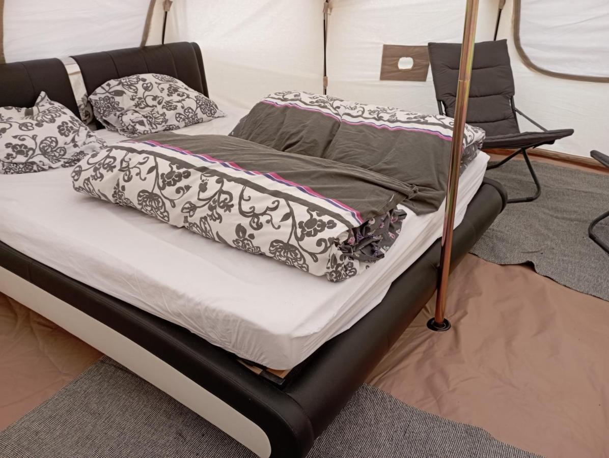 Natuur-Like Glamping In Bosland NeerNeerpelt Eksteriør billede